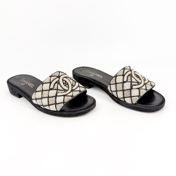 Chanel Embroidered Pearl CC Slide Mule Sandals Black White Size 39.5 US 8.5-9 - Picture 1 of 15